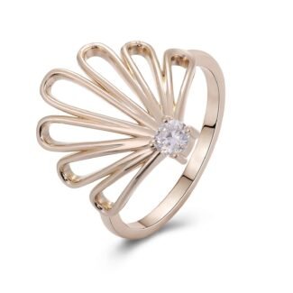 Ocean Inspired Charm:Enchanting Seashell Shaped Moissanite Ring
