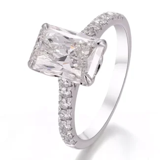 Radiant-Cut Moissanite Ring | Rectangular Radiant Cut with Moissanite​