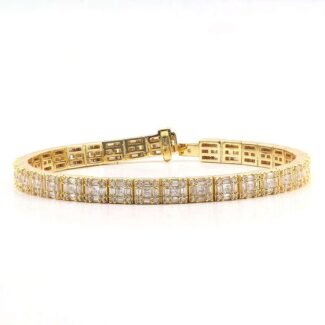 Exquisite Bracelet Inlaid with DEF/VVS Moissanite