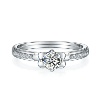 Classic 4 claw moissanite engagement ring