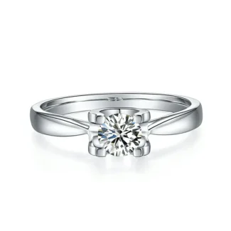 Classic round shaped solitaire engagement ring