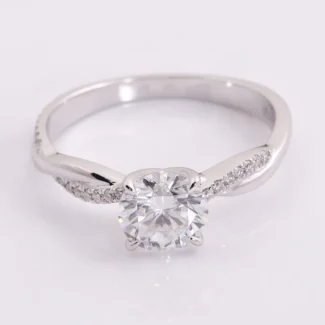 Elegant Twisted Band Moissanite Engagement Ring