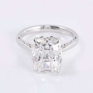 Fashionable OMC Cushion Brilliant Moissanite Engagement Ring