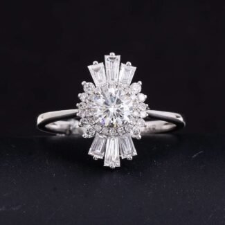 Luxury 0.5ct Round Lab Diamond Halo Cluster Engagement Ring